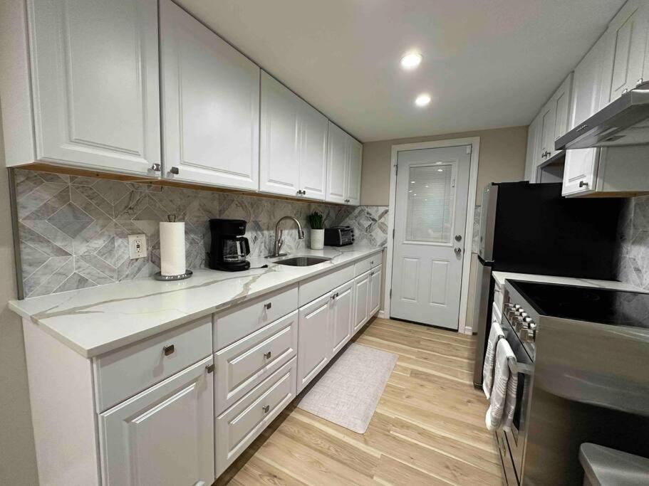 Spacious 3br Detach House W/parking In Quiet Area Ferienhaus *