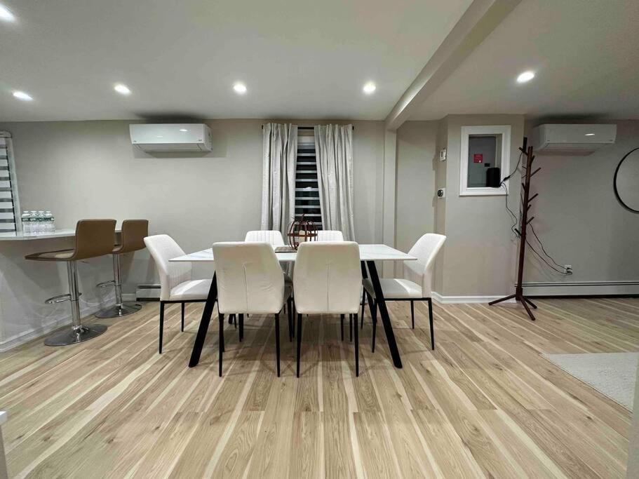 Spacious 3br Detach House W/parking In Quiet Area Ferienhaus *