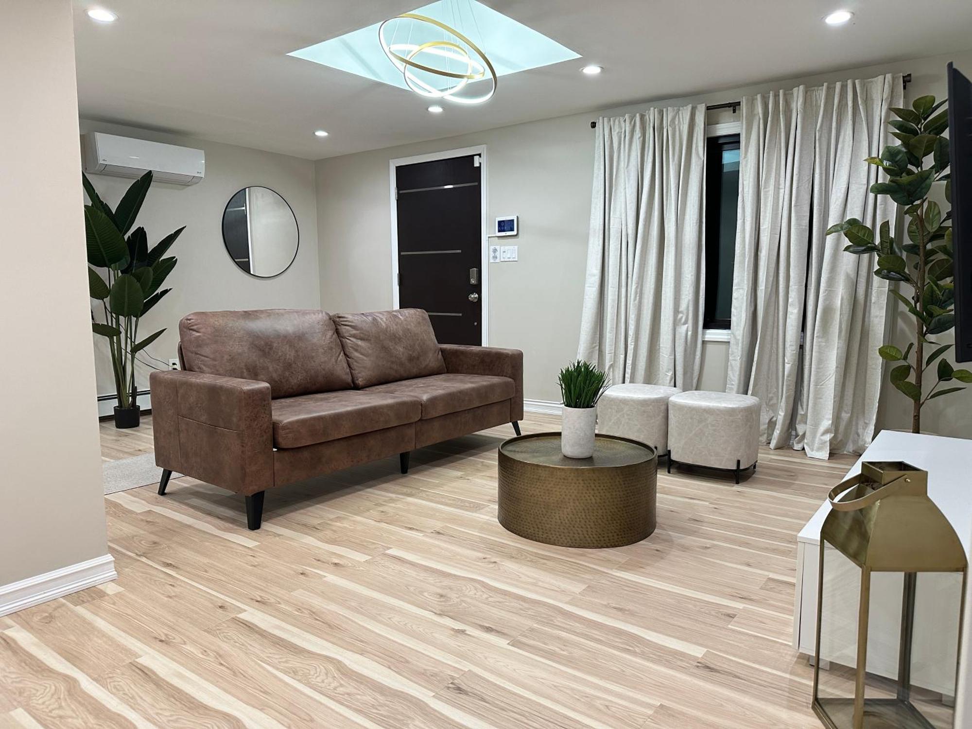 Spacious 3br Detach House W/parking In Quiet Area Ferienhaus
